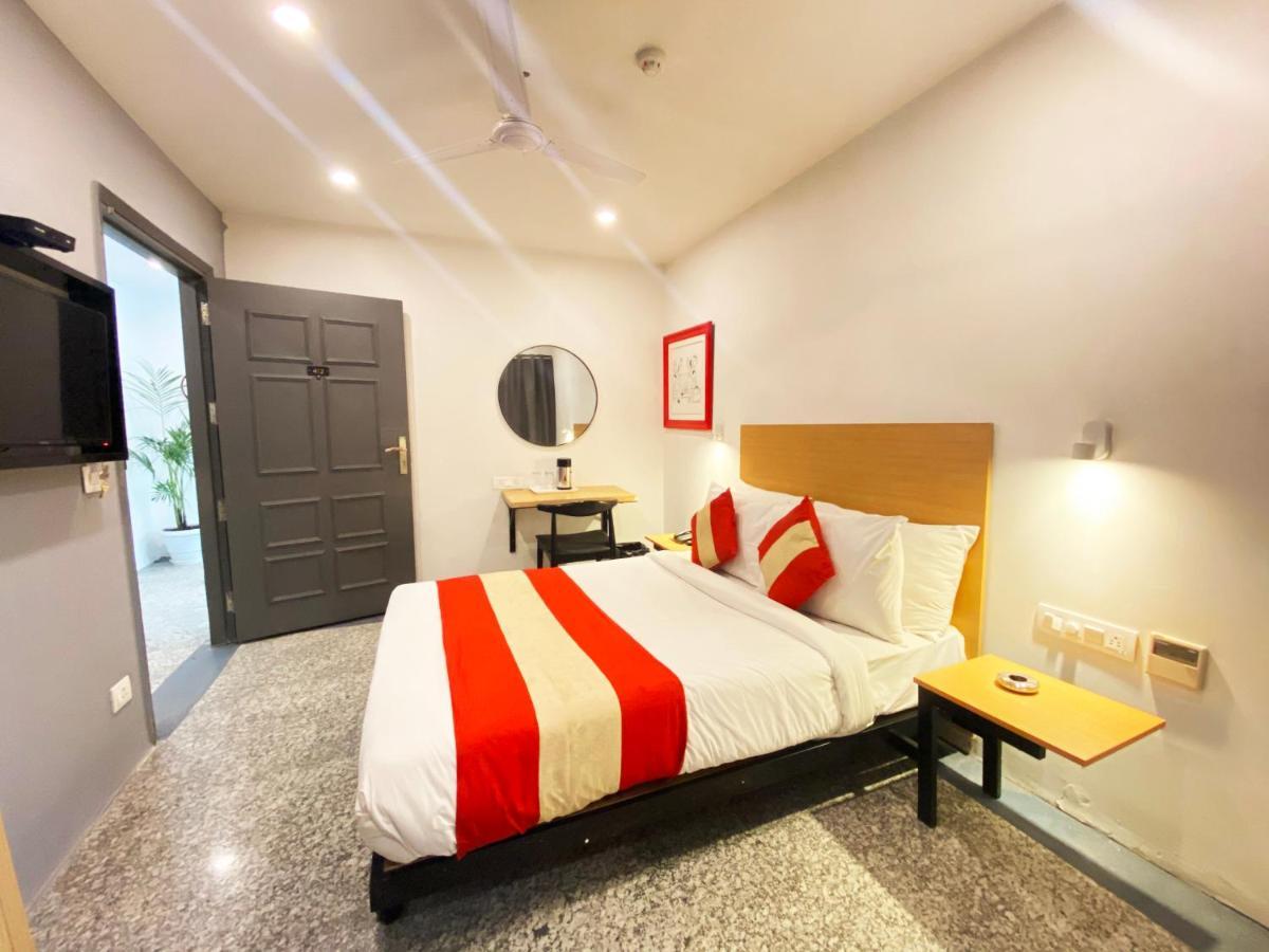 Hotel Golden Saffron By Qotel-Punjabi Bagh New Delhi Exterior photo